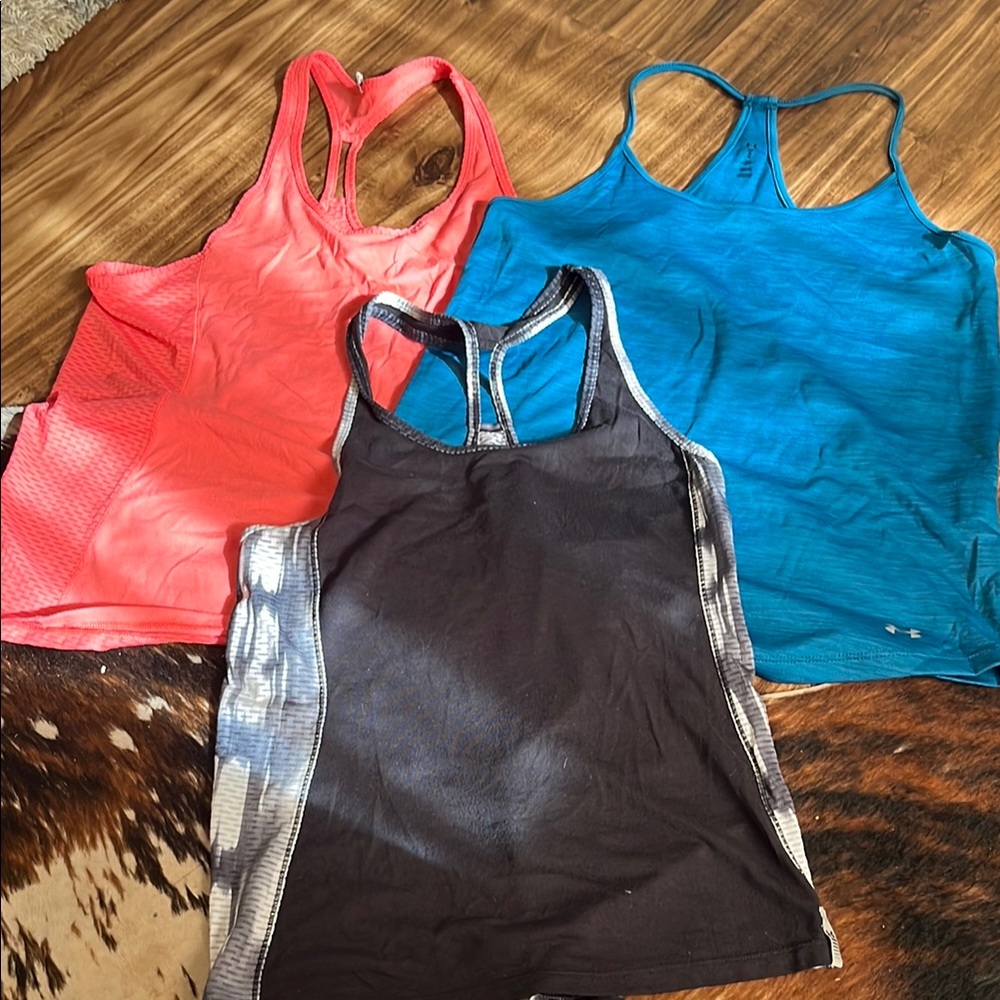 Set of 3 Under Armour Pink and Blue Fitted Racerback Tank Top - medium